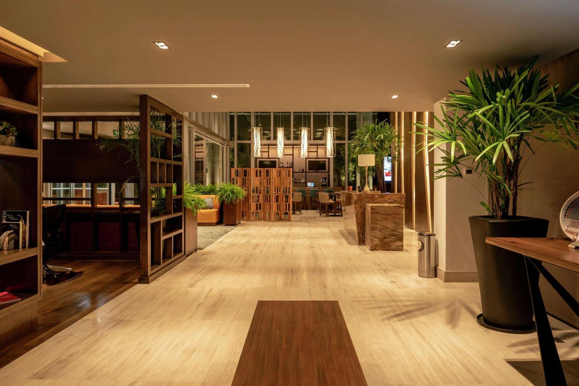 Hilton Garden Inn Chihuahua Exterior photo