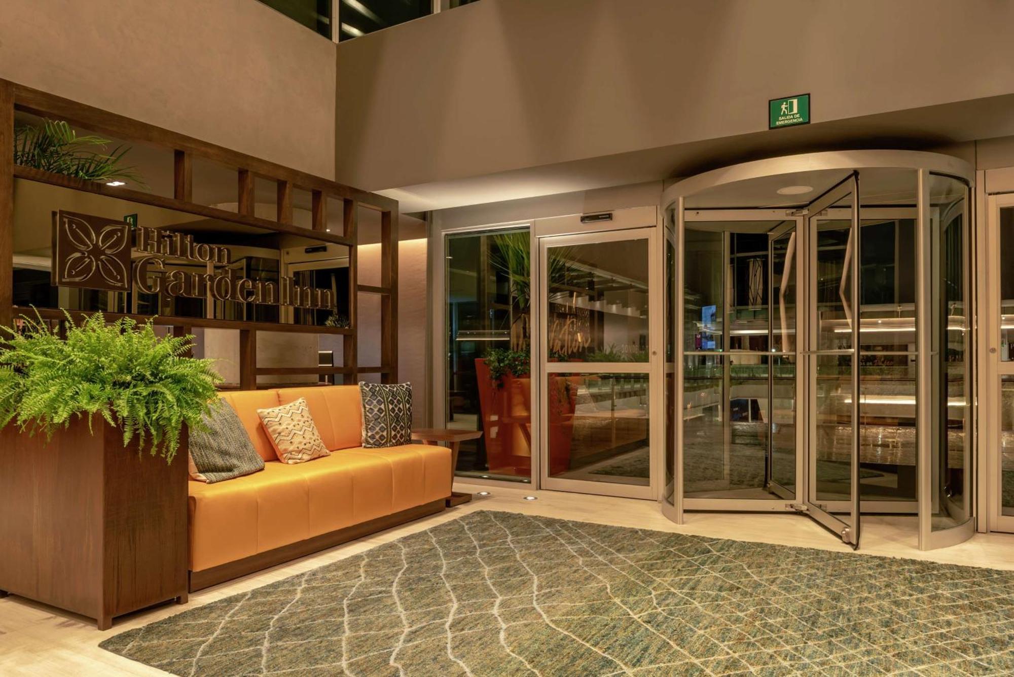 Hilton Garden Inn Chihuahua Exterior photo